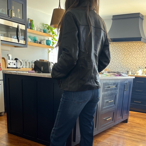 Vintage leather black jacket barely used medium - Picture 12 of 13